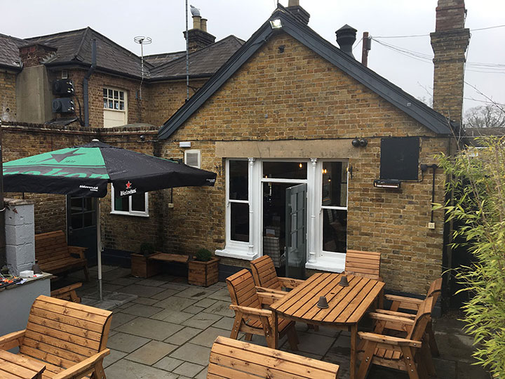 Sunningdale pub garden